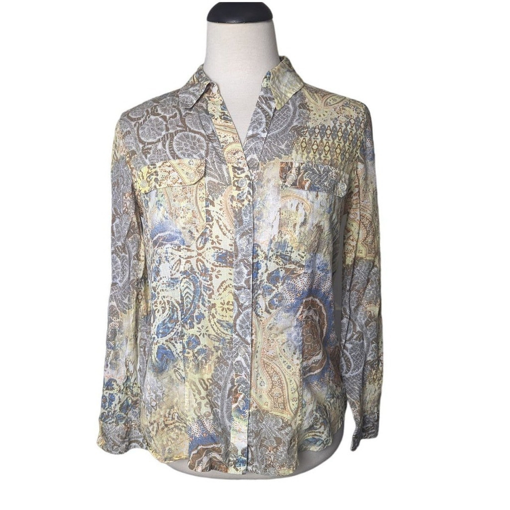 Chicos Unique Print Light Weight Button Up Shirt Size 0 (small)